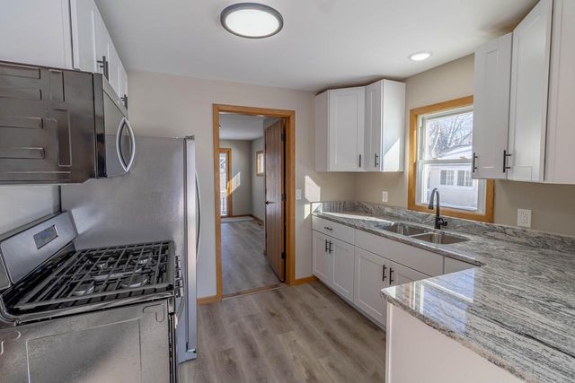 W1060 Golden Glow ROAD, Genoa City, WI 53128