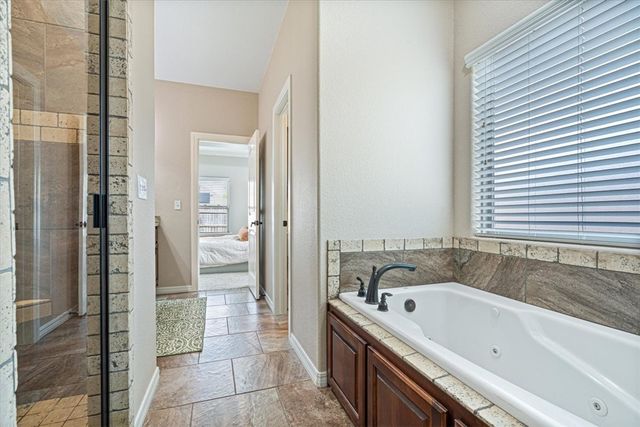 4846 W Wales Drive, Fayetteville, AR 72704