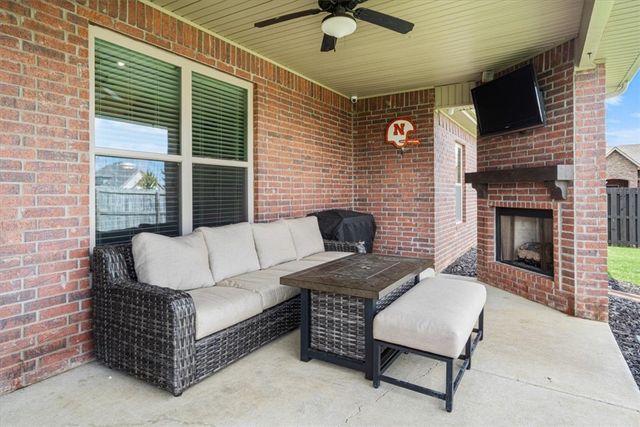 4846 W Wales Drive, Fayetteville, AR 72704