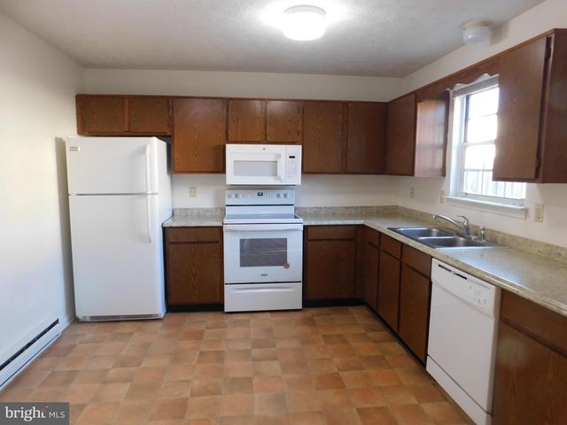 244 WATERFORD LN, Winchester, VA 22602