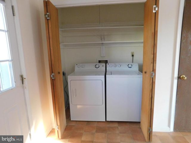 244 WATERFORD LN, Winchester, VA 22602