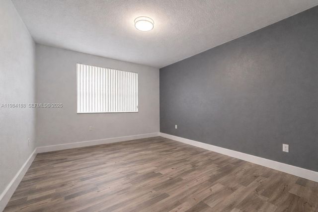 10909 NW 43rd Ln, Doral, FL 33178