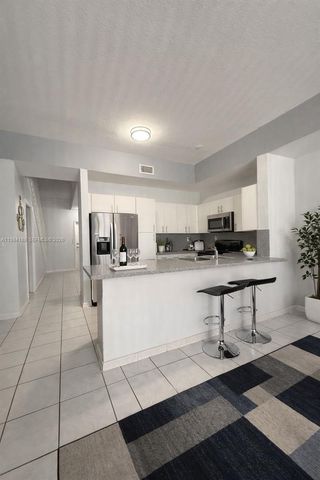 10909 NW 43rd Ln, Doral, FL 33178