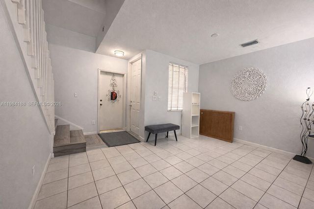 10909 NW 43rd Ln, Doral, FL 33178