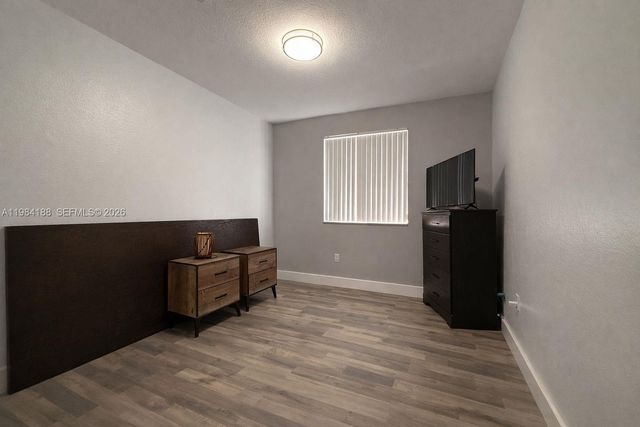 10909 NW 43rd Ln, Doral, FL 33178