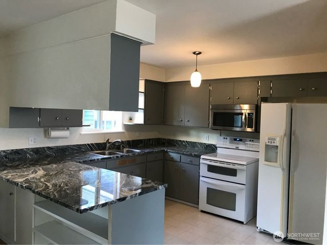 1254 8th Avenue S, Edmonds, WA 98020