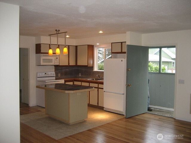1254 8th Avenue S, Edmonds, WA 98020