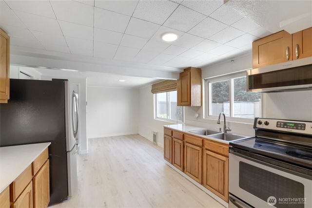 1254 8th Avenue S, Edmonds, WA 98020