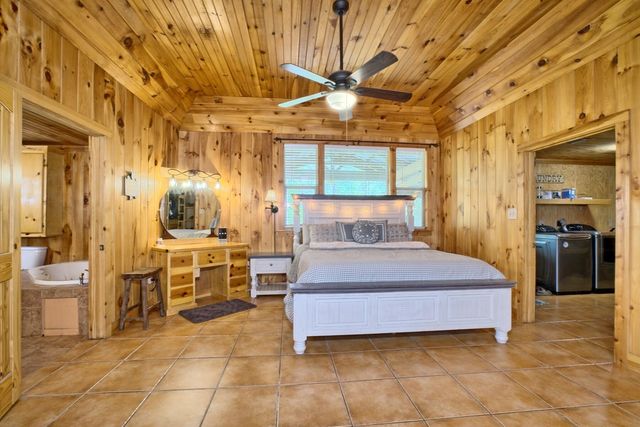 590 Angela Lane, Hemphill, TX 75948