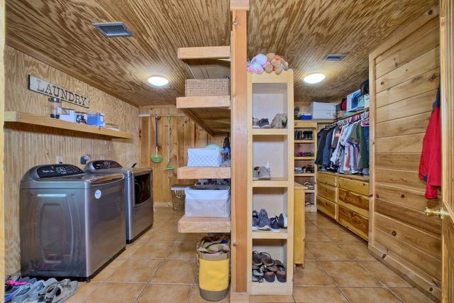 590 Angela Lane, Hemphill, TX 75948