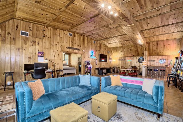 590 Angela Lane, Hemphill, TX 75948