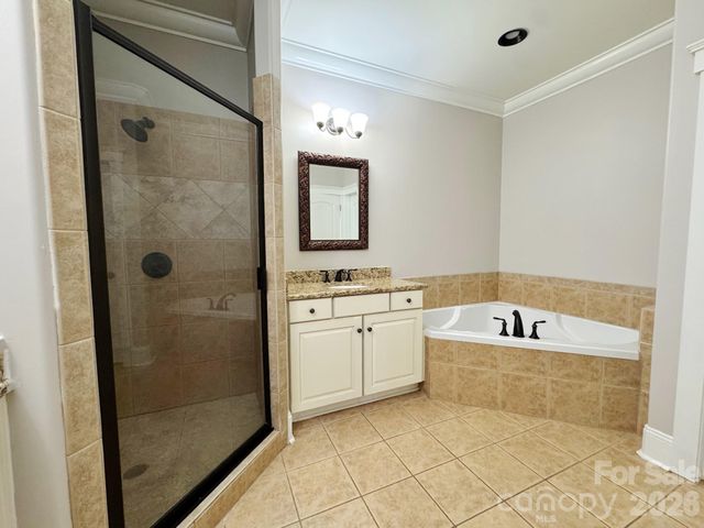 1005 Stuarts Landing Drive, Cramerton, NC 28032