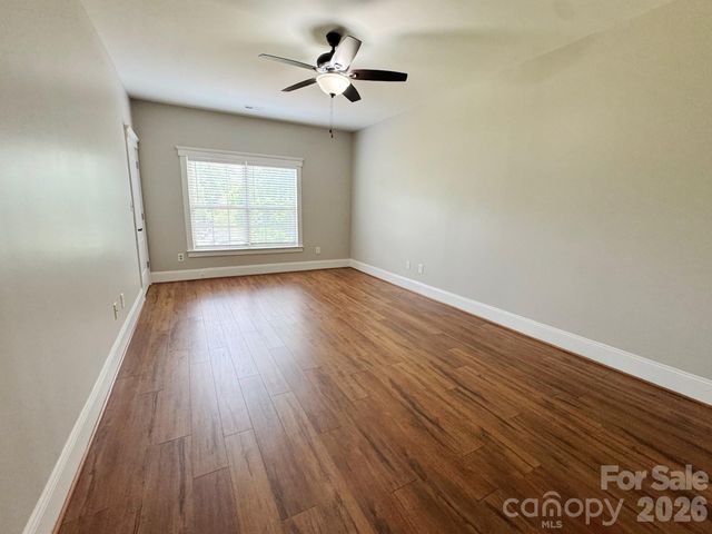 1005 Stuarts Landing Drive, Cramerton, NC 28032