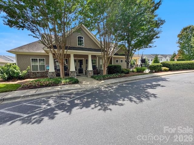 1005 Stuarts Landing Drive, Cramerton, NC 28032