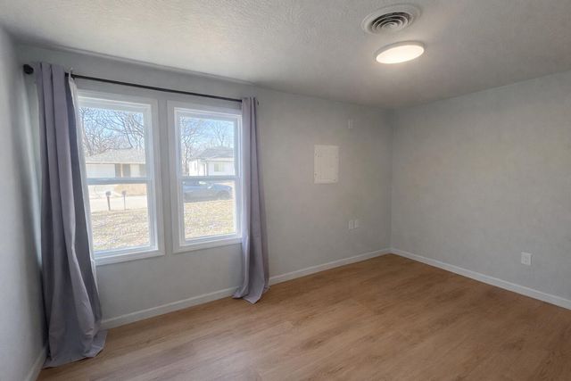 1340 N Brown Avenue, Springfield, MO 65802