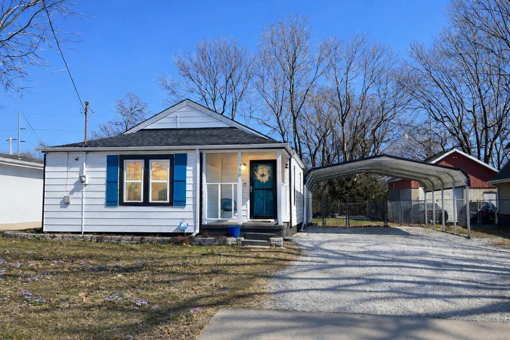 1340 N Brown Avenue, Springfield, MO 65802