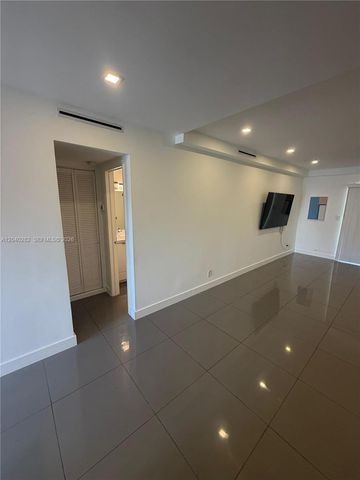 13105 Ixora Ct 107, North Miami, FL 33181