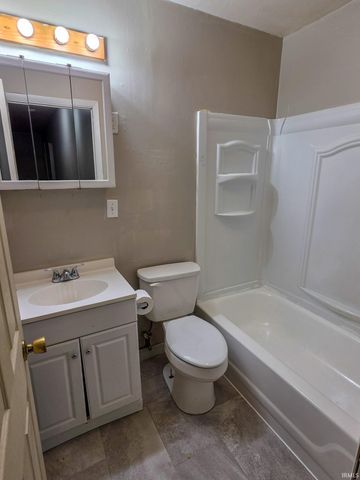 100-106 S Yancy Lane, Bloomington, IN 47404