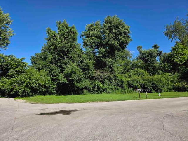 100-106 S Yancy Lane, Bloomington, IN 47404