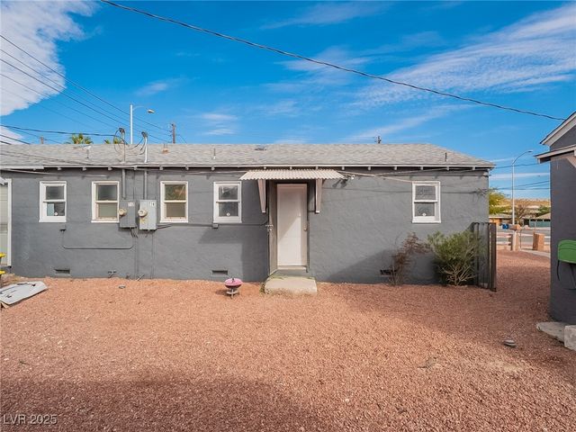 329 North 8th Street, Las Vegas, NV 89101