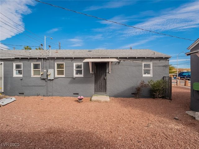 329 North 8th Street, Las Vegas, NV 89101