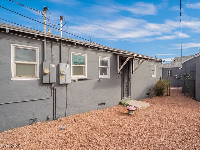 329 North 8th Street, Las Vegas, NV 89101