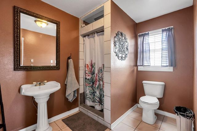 501 NE 3rd St, Andrews, TX 79714