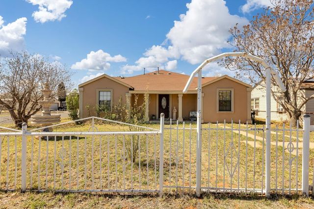 501 NE 3rd St, Andrews, TX 79714