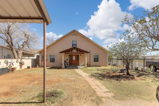 501 NE 3rd St, Andrews, TX 79714