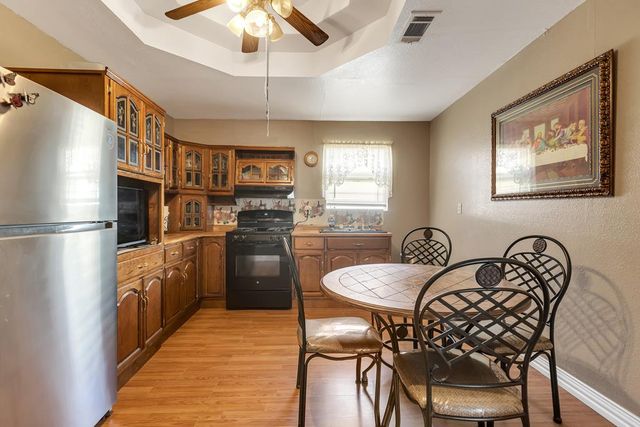 501 NE 3rd St, Andrews, TX 79714