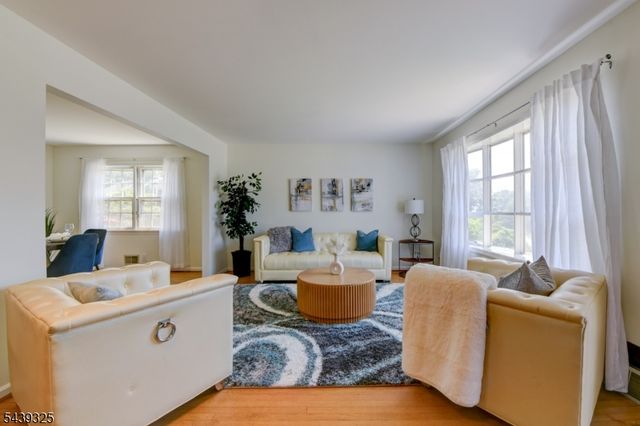 15 Winding Way, West Orange Twp., NJ 07052