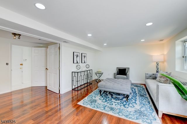 15 Winding Way, West Orange Twp., NJ 07052