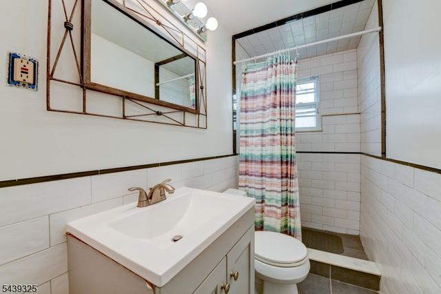 15 Winding Way, West Orange Twp., NJ 07052