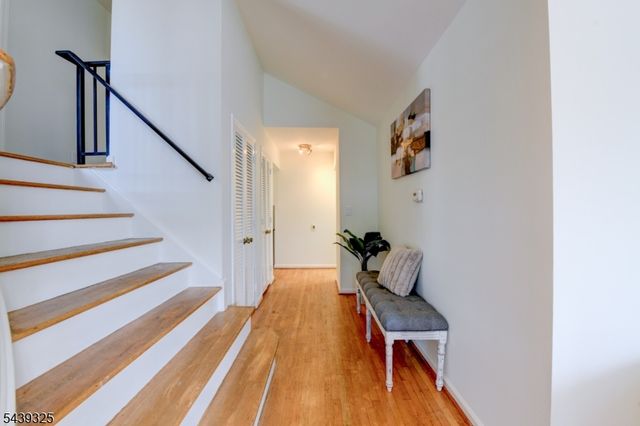 15 Winding Way, West Orange Twp., NJ 07052