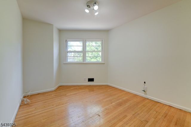 15 Winding Way, West Orange Twp., NJ 07052