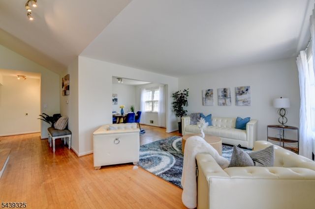 15 Winding Way, West Orange Twp., NJ 07052