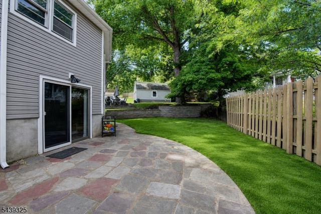 15 Winding Way, West Orange Twp., NJ 07052