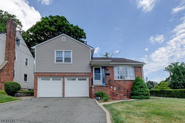 15 Winding Way, West Orange Twp., NJ 07052