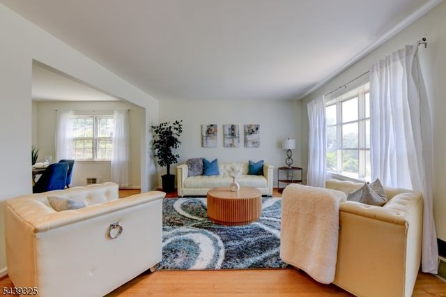 15 Winding Way, West Orange Twp., NJ 07052