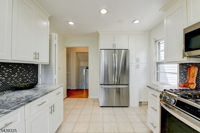 15 Winding Way, West Orange Twp., NJ 07052