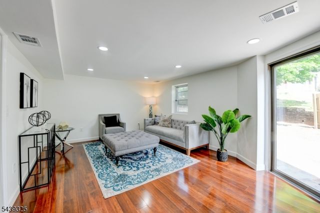 15 Winding Way, West Orange Twp., NJ 07052