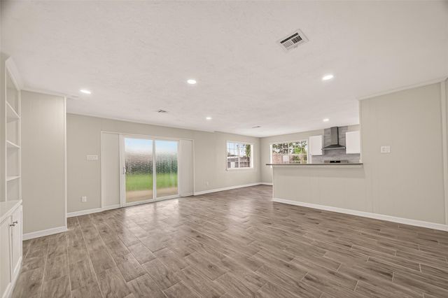 7627 Green Lawn Drive, Houston, TX 77088