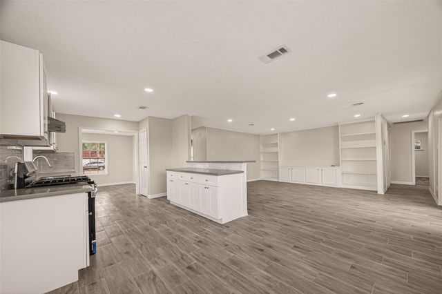 7627 Green Lawn Drive, Houston, TX 77088