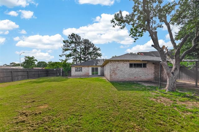 7627 Green Lawn Drive, Houston, TX 77088