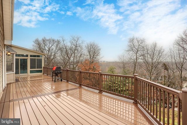 29 CHARISMA DR, Camp Hill, PA 17011