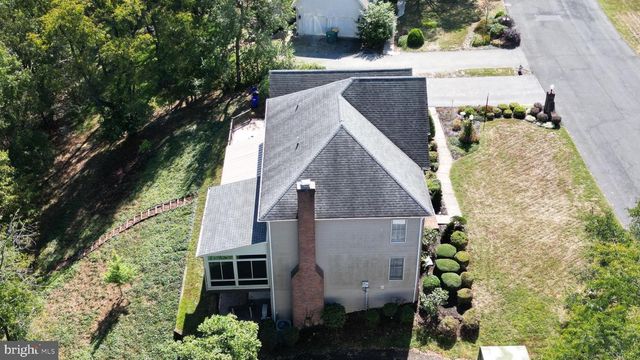 29 CHARISMA DR, Camp Hill, PA 17011