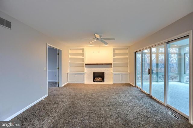 29 CHARISMA DR, Camp Hill, PA 17011