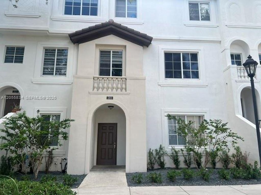 5030 SW 126th Ave 201, Miramar, FL 33027
