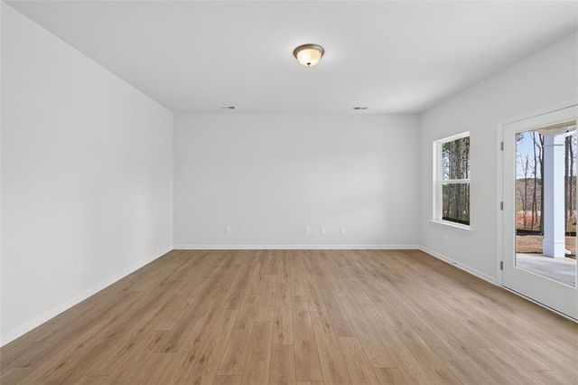 18 Thedford Drive, Hoschton, GA 30548