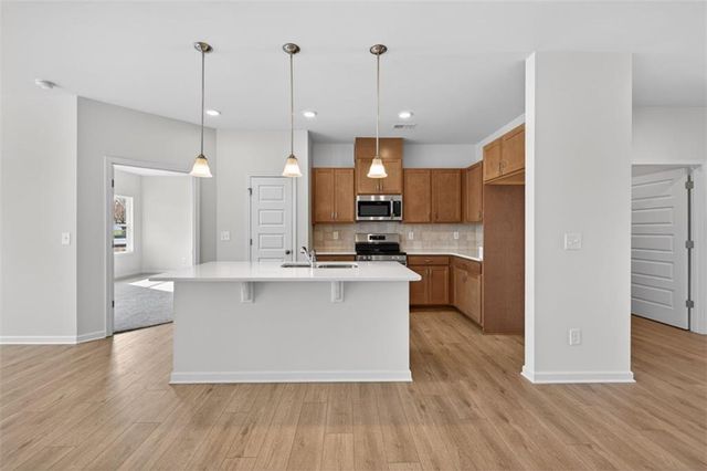 18 Thedford Drive, Hoschton, GA 30548